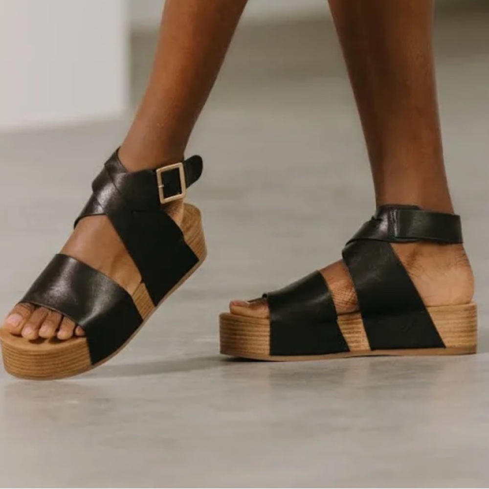 Kelsi Dagger Brooklyn Dunes Platform Sandal